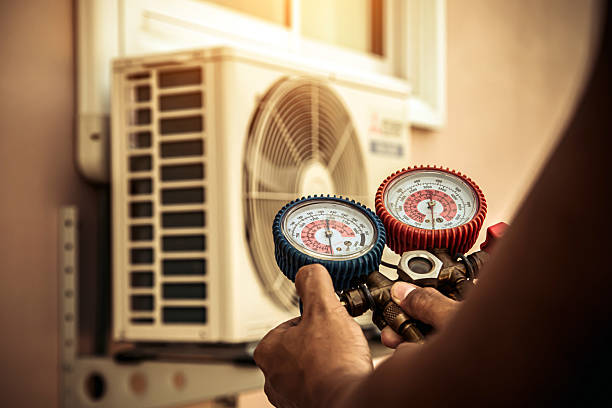 Professional Ductwork Repair technician working in Trinway, OH